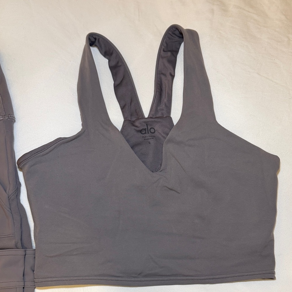 ALO Yoga Gray Leggings and Top Set - Picture 3 of 8